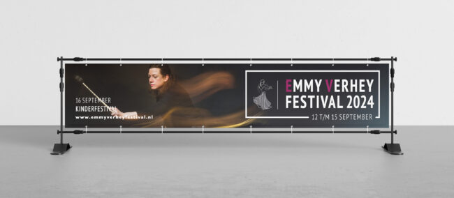 creatieve ontwerpen in een moderne banner mockup - Dwarsdenker